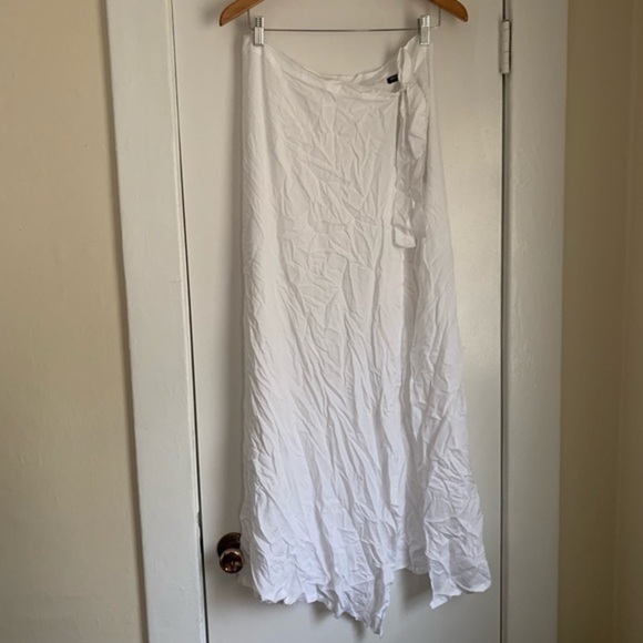 Nasty Gal Maxi Wrap Cover-Up White Cream Large - Picture 3 of 7